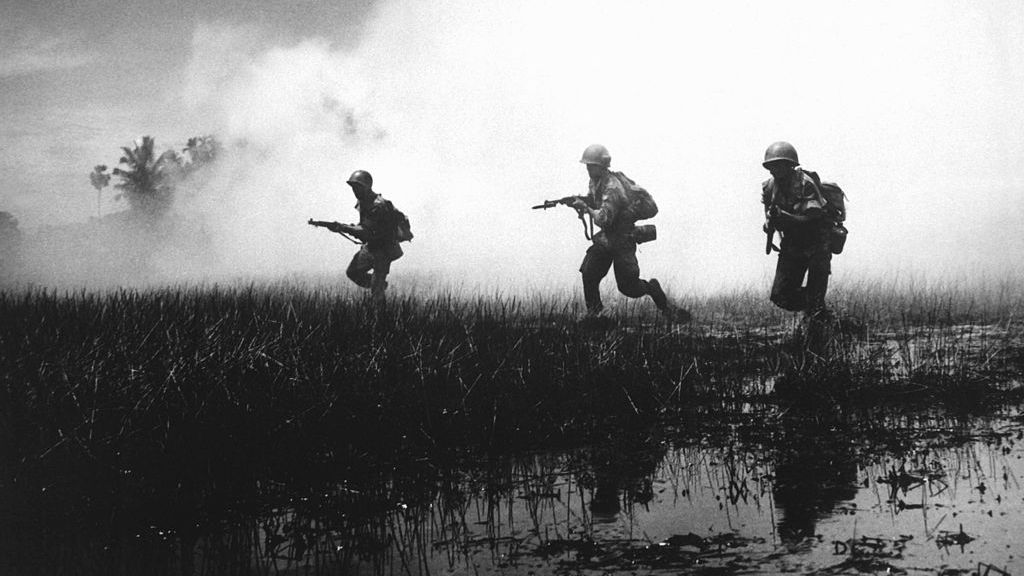 „Měl jsem to zveřejnit dřív.“ Zemřel muž, který odhalil lži o válce ve Vietnamu